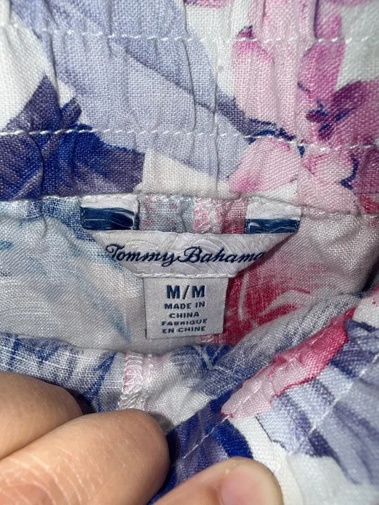 Tommy Bahama White Floral 100% Linen Shorts with Pink Blue and Red Flowers Med - Picture 2 of 7